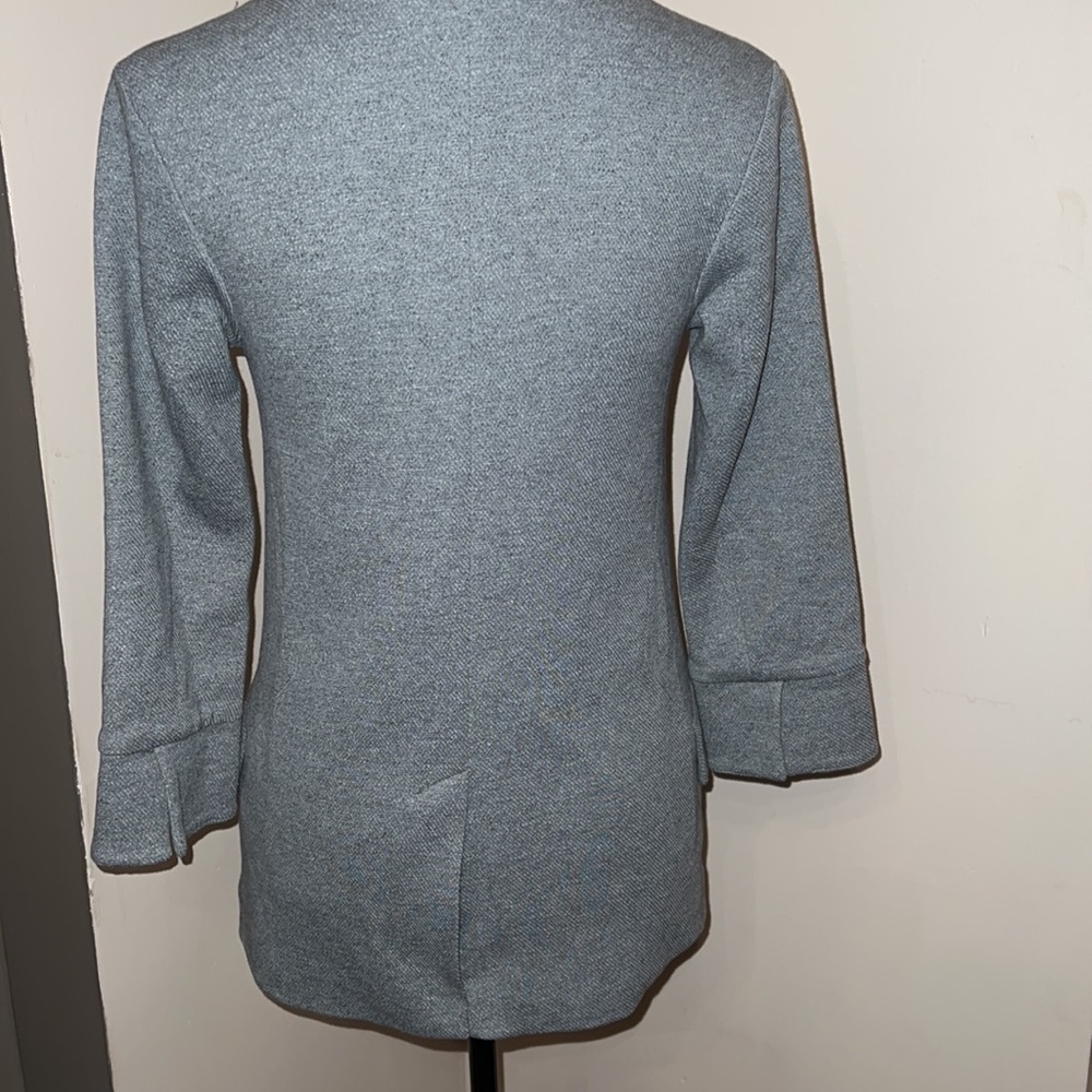 Like new beautiful light Gray blazer. - Picture 7 of 11